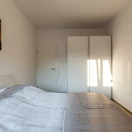 Luxury Aria, * Traù