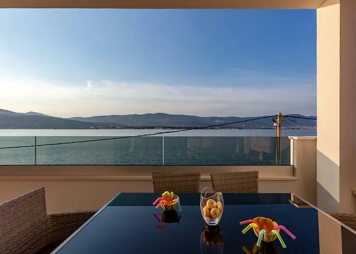 Luxury Aria, Traù