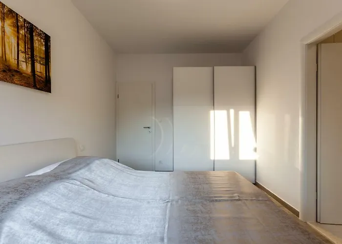 Luxury Aria, * Traù